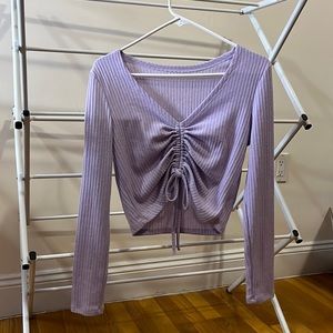 Cropped lilac shirt